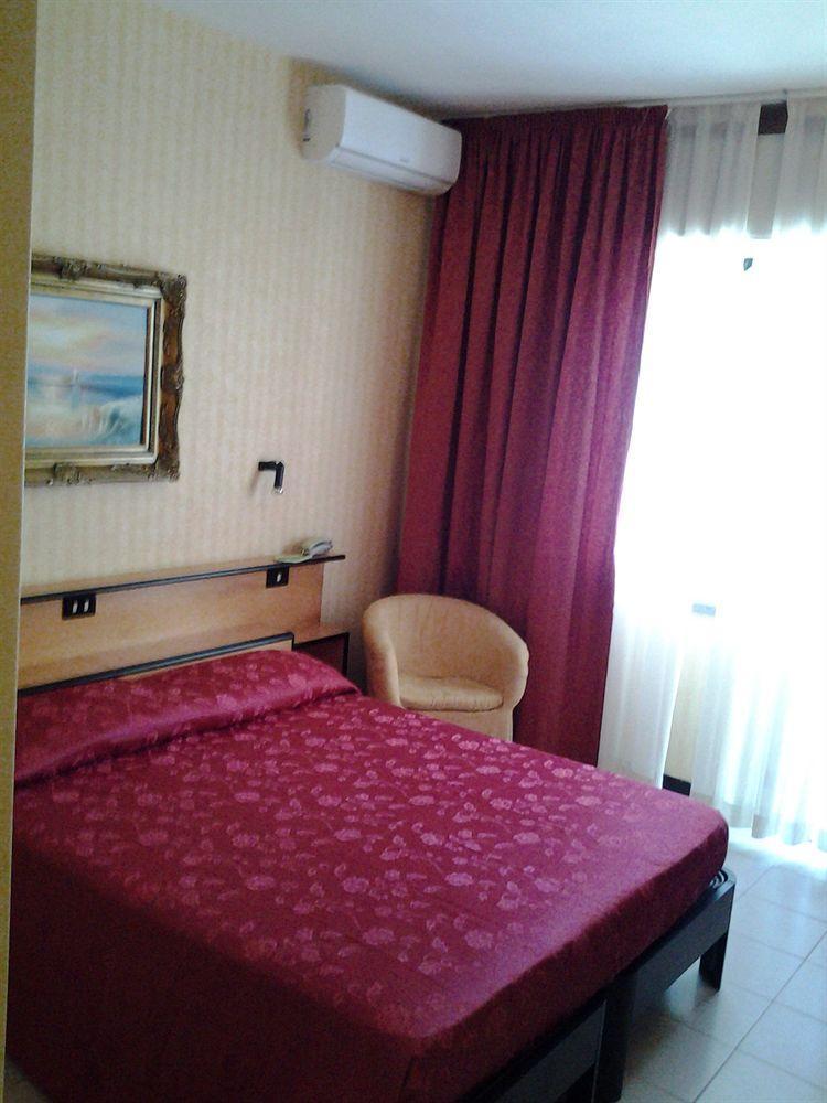 Hotel Marocca Nettuno Exterior foto