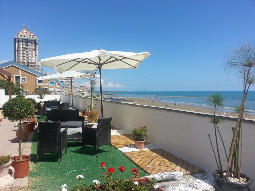 Hotel Marocca Nettuno Exterior foto