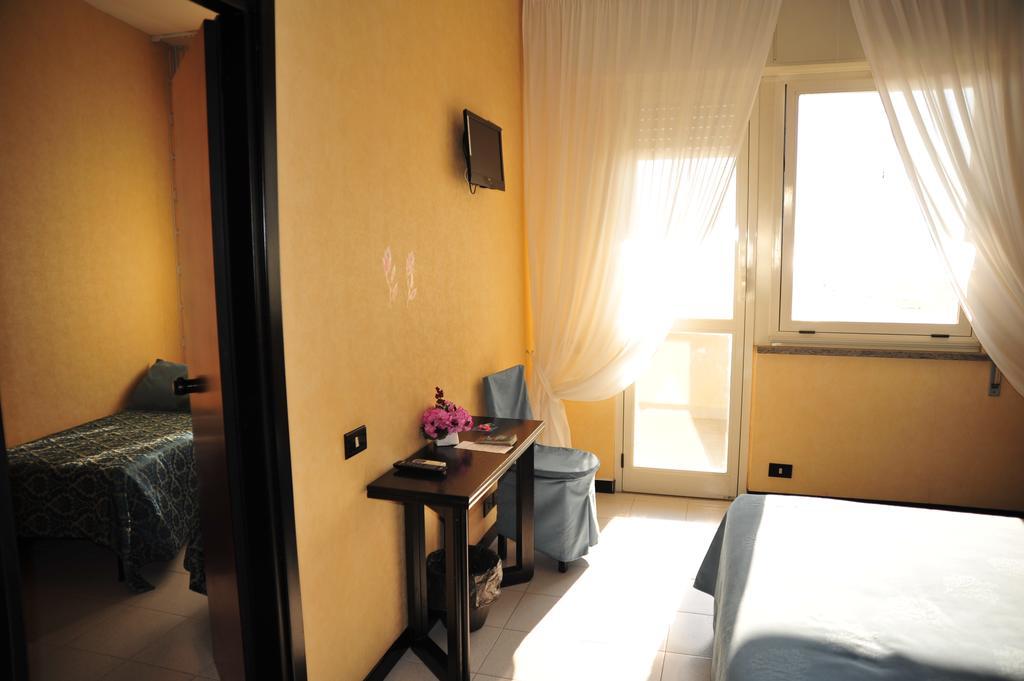 Hotel Marocca Nettuno Exterior foto